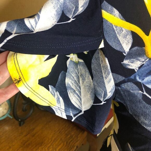 NEW Clematis Tulip Sleeve Fit and Flare Dress Size M NWT - Picture 6 of 16